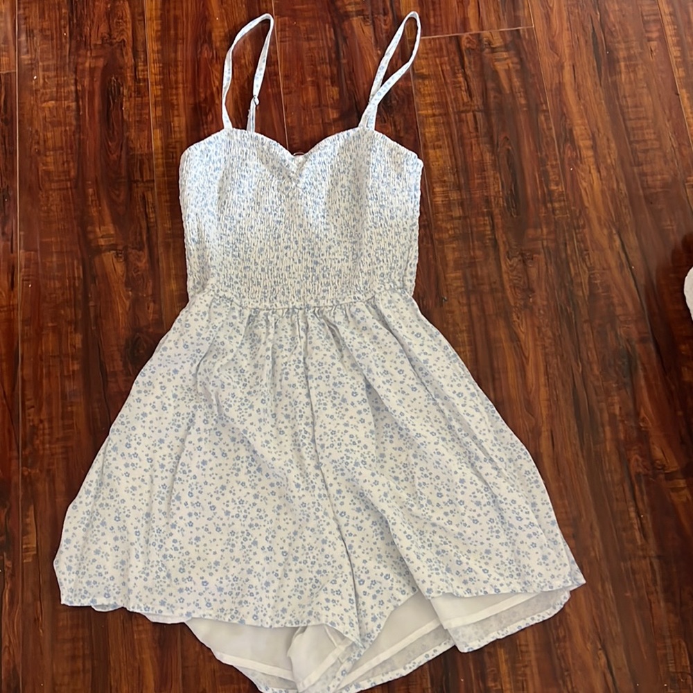 woman’s holister romper NEW
